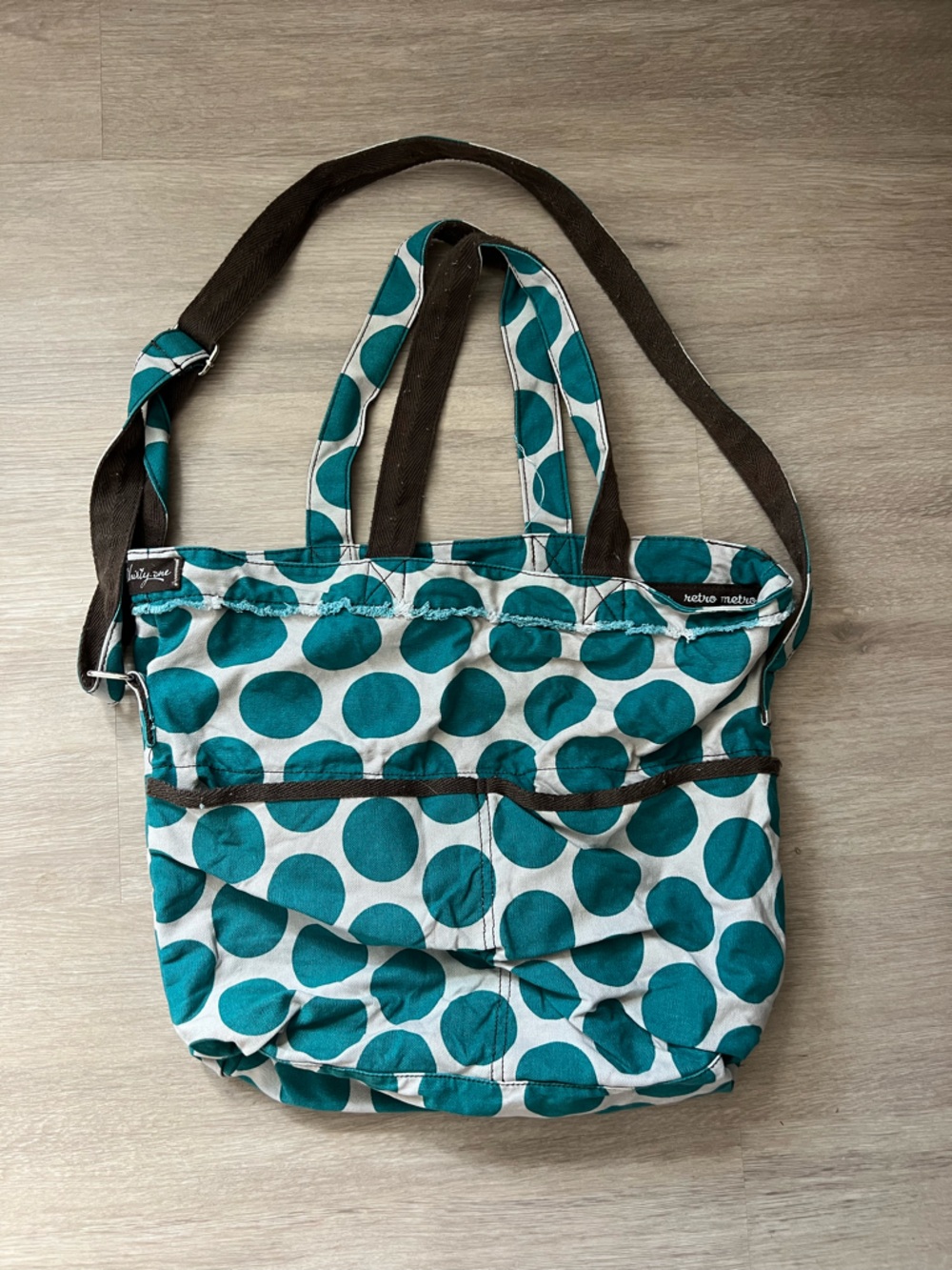 Thirty-One Retro Metro Crossbody Shoulder Bag​​ RETIRED polka dot team cream